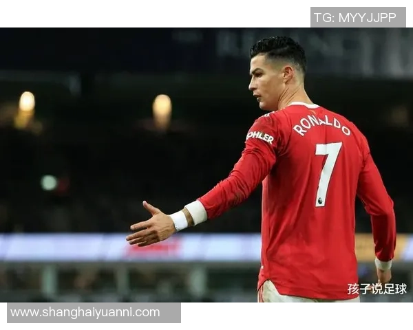 星空下的足球传奇,球场之星闪耀夜空,见证伟大球员的璀璨人生 星空下的足球传奇,球场之星闪耀夜空,见证伟大球员的璀璨人生