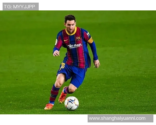 足球一号球星代表人物盘点及其在足球历史中的地位分析 足球一号球星代表人物盘点及其在足球历史中的地位分析