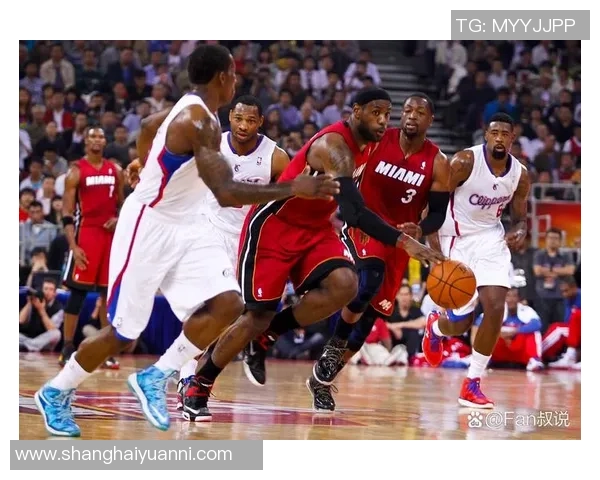 爱打篮球的足球明星他如何平衡两项运动的激情与职业生涯